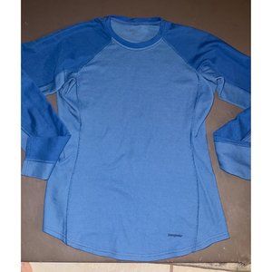 Patagonia women’s small blue thermal, long‎ sleeve top